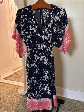 Motherhood Maternity Wrap Dress Navy Blue Pink White Floral Size Medium Pregnant